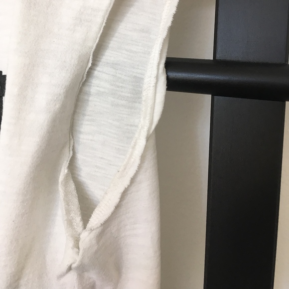 📦Here To Rock Raw Edge Sleeveless Top - Picture 4 of 6